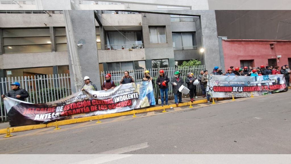 Protesta, construcción, trabajadores de la construcción, estación central, 1024x576 jpg ok