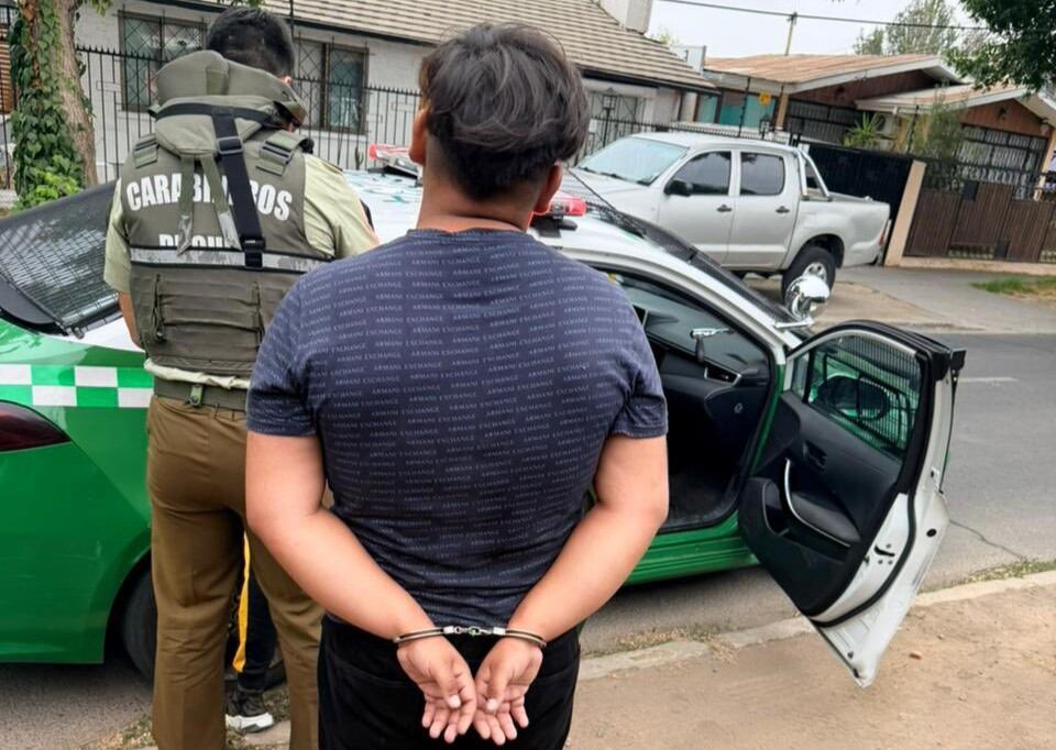 Carabineros detiene a dos personas tras frustrado robo en vivienda de La Reina