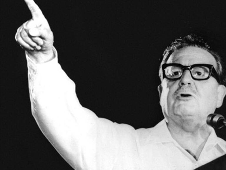 Time escogió foto de Salvador Allende como una de las más influyentes de la historia