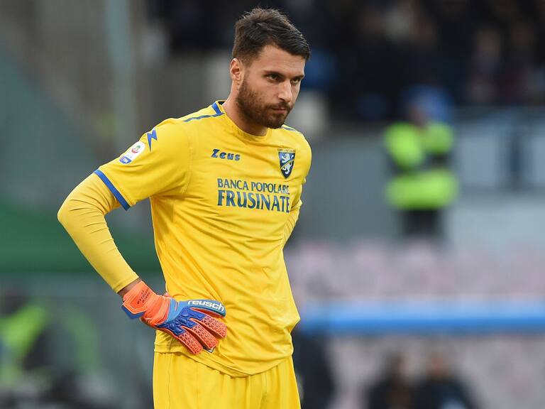 Marco Sportiello of Frosinone Calcio during the Serie A TIM match between SSC Napoli and Frosinone Calcio at Stadio San Paolo Naples Italy on 8 December 2018. (Photo Franco Romano)