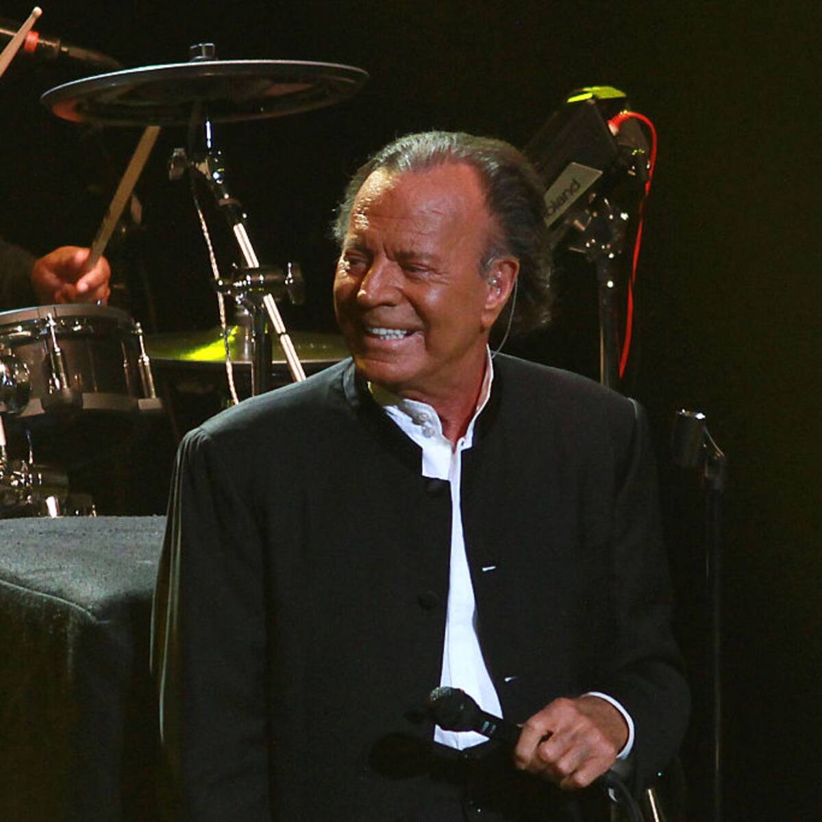Gobierno de España pide ir “hasta el final” en denuncias contra Julio Iglesias: estudian retirarle Medalla en Bellas Artes