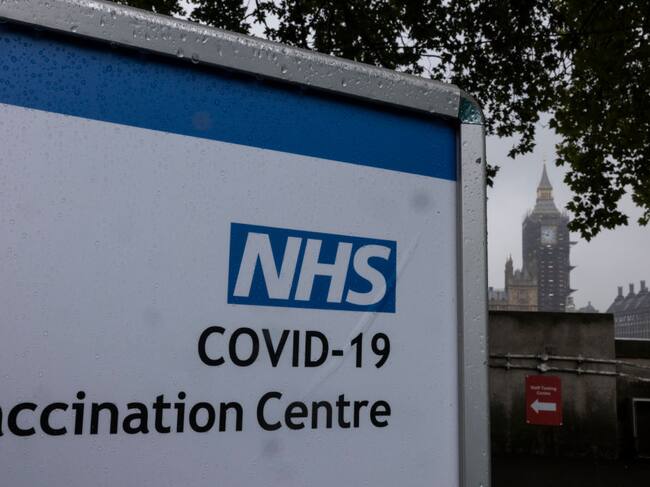 Centro de vacunación anticovid en la ciudad de Londres
