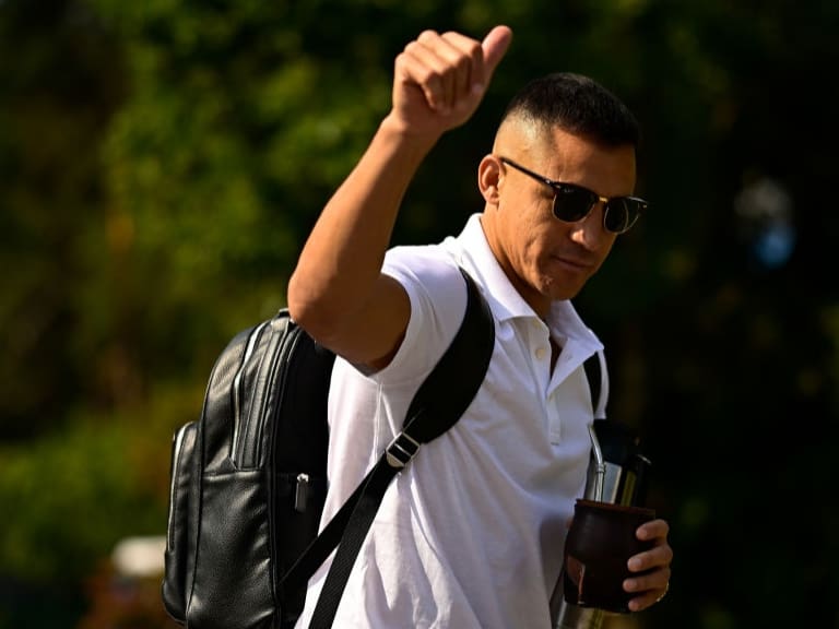 Alexis Sánchez sigue esperando el acuerdo de su representante con Inter de Milán para salir a Francia