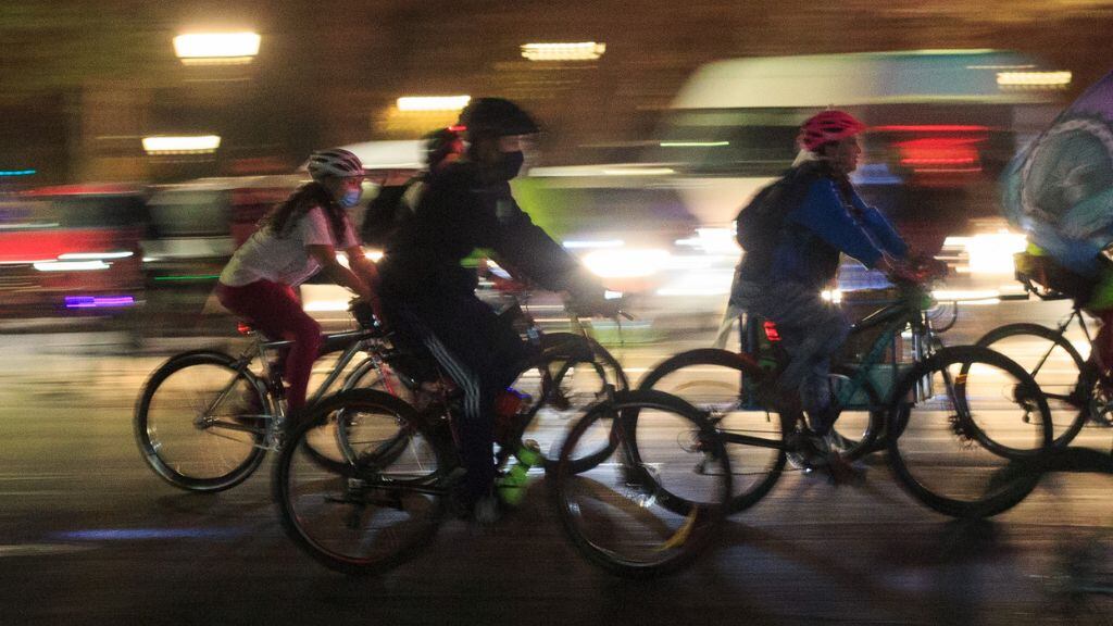 Ciclistas, 1024x576 jpg ok
