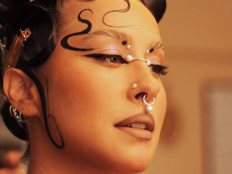 «Valoremos a nuestras artistas»: Denise Rosenthal responde a las criticas a su look en los Premios MUSA