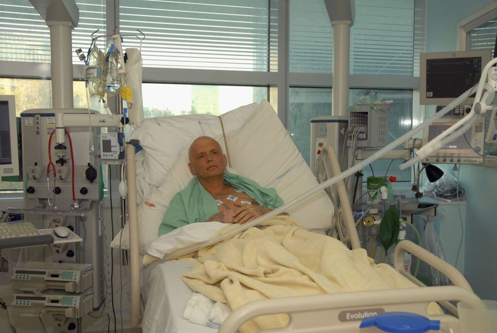 Alexander Litvinenko días antes de fallecer en un hospital de Londres en 2006