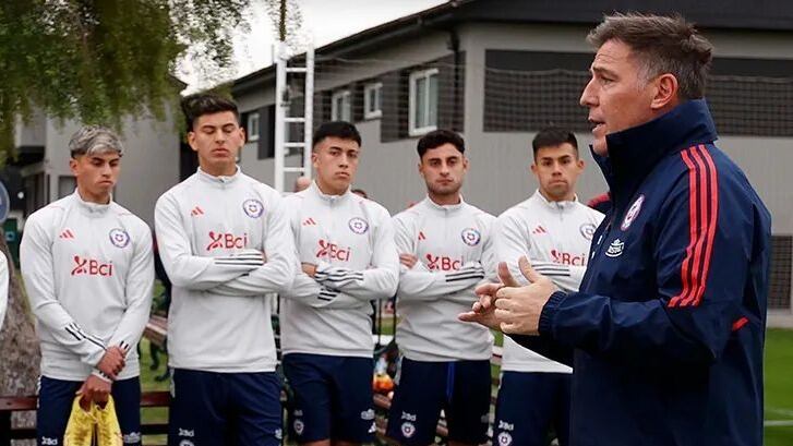 "No debería haber ninguna modificación": Rodrigo Robles ratifica que Eduardo Berizzo dirigirá a La Roja Sub 23 en Santiago 2023