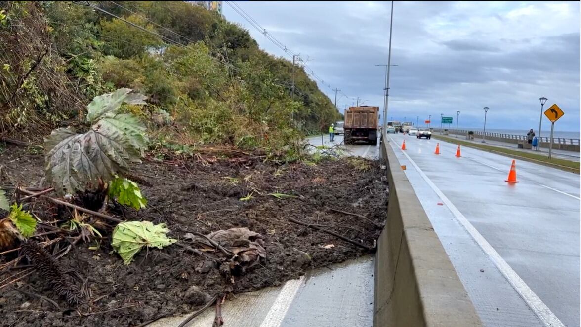 Uno de los últimos deslizamientos de tierra en Puerto Montt. / Néstor Manquian.