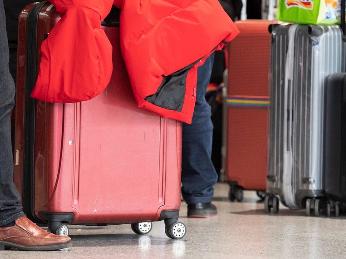 Rematarán más de 600 maletas extraviadas en el Aeropuerto de Santiago: cuándo será y quiénes pueden participar