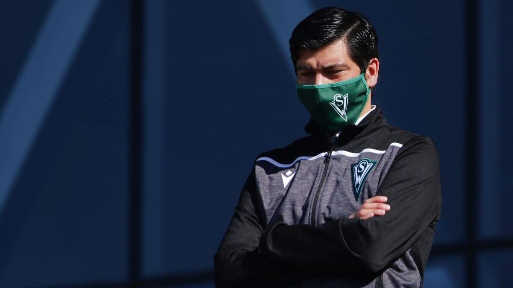 13 DE SEPTIEMBRE DE 2020/VALPARAISOEl presidente de Santiago Wanderers, Rafael Gonzalez, durante el partido valido por el Campeonato Nacional AFP PlanVital 2020, entre Santiago Wanderers y Huachipato, diputado en el Estadio Elias Figueroa Brander.
FOTO: LEONARDO RUBILAR CHANDIA/AGENCIAUNO