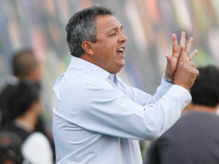 Víctor Hugo Castañeda y la búsqueda de un DT en la U: «Yo no me voy a andar ofreciendo, para nada»