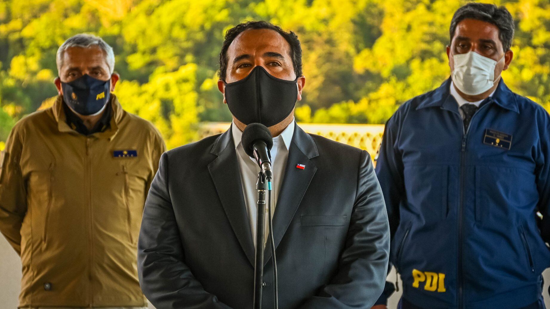 7 DE ENERO 2021 / TEMUCODirector General de la PDI Hector Espinosa y el Subsecretario del Interior, Juan Francisco Galli, llegan hasta La Araucanía por muerte de policía durante allanamiento de la comunidad Temucuicui y el asesinato de agricultor en zona rural de Victoria.
FOTO: MARCOS MALDONADO / AGENCIAUNO