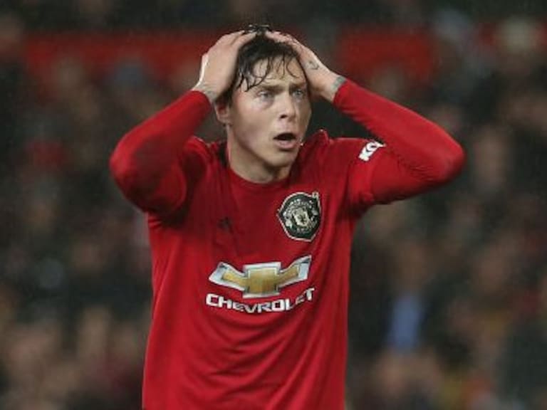 MANCHESTER, ENGLAND - SEPTEMBER 30: Victor Lindelof of Manchester United shows his disbelief during the Premier League match between Manchester United and Arsenal FC at Old Trafford on September 30, 2019 in Manchester, United Kingdom. (Photo by Matthew Peters/Manchester United via Getty Images)