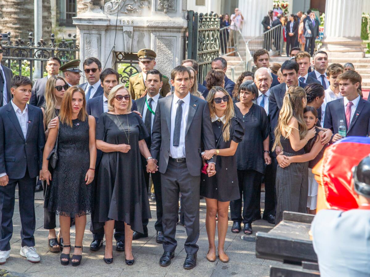 “Que resurja la unidad y amistad cívica”: Magdalena Piñera Morel agradece muy conmovida a quienes han recordado estos días al expresidente Piñera