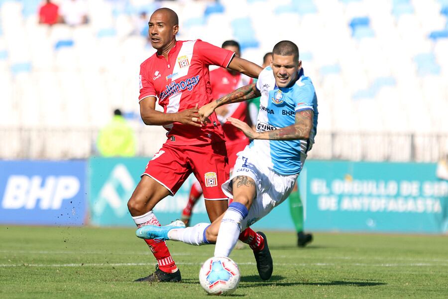 Antofagasta-Curicó en el Estadio regional Calvo y Bascuñán