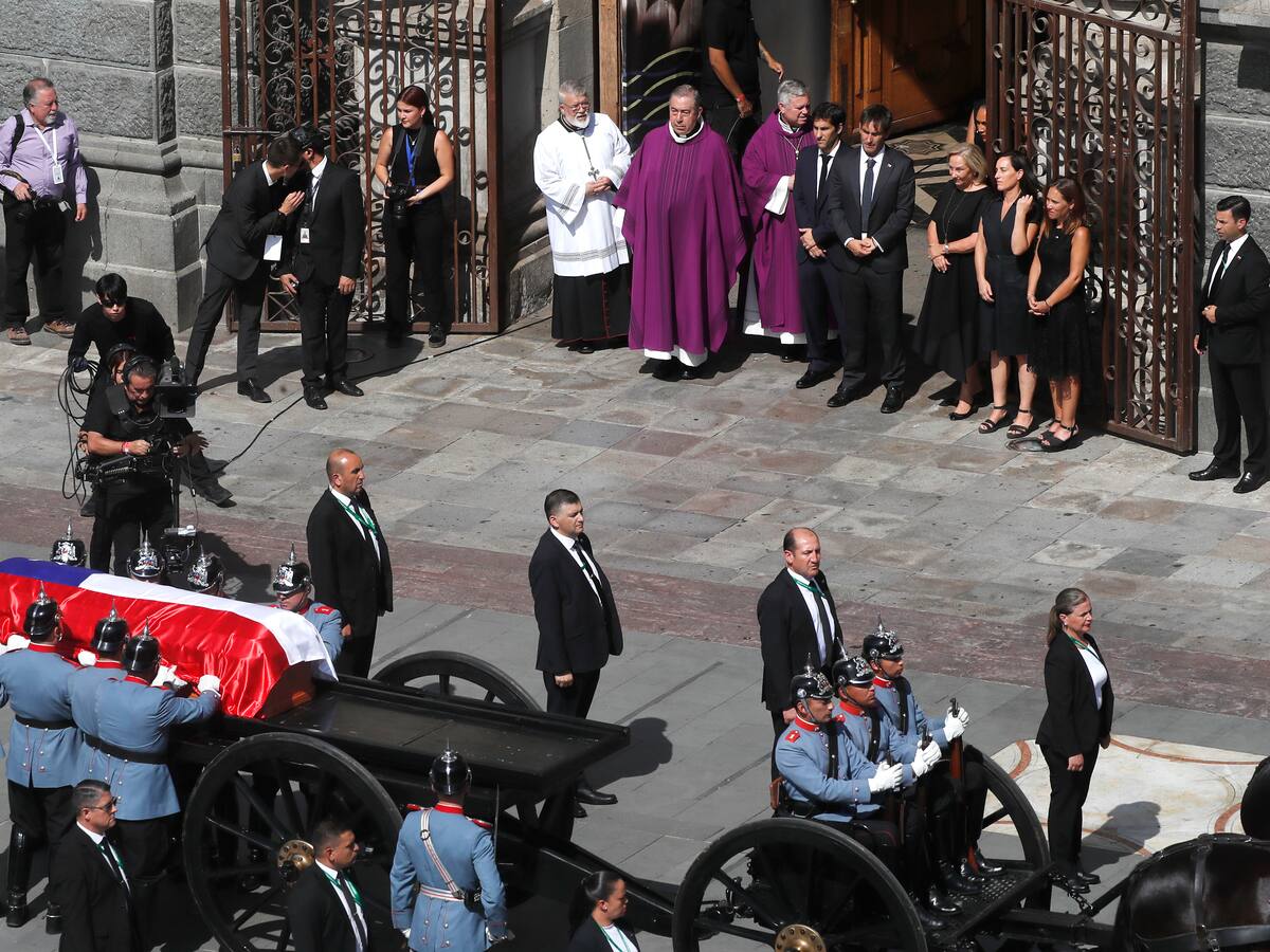 “Sincera pasión por la vida política chilena”: Papa Francisco envía telegrama rezando por el descanso del expresidente Sebastián Piñera