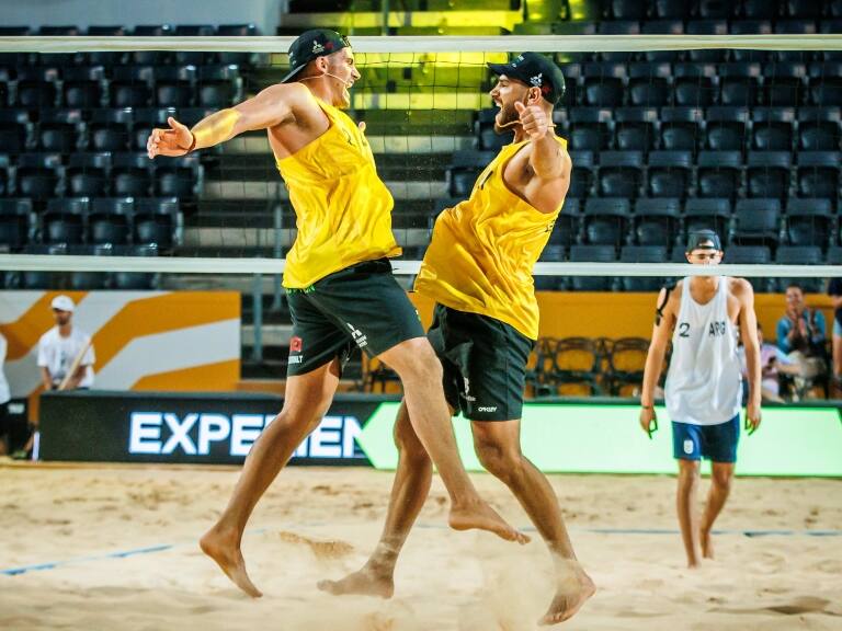 Los Primos Grimalt avanzan a la ronda de los 32 mejores en el Mundial de Voleibol Playa