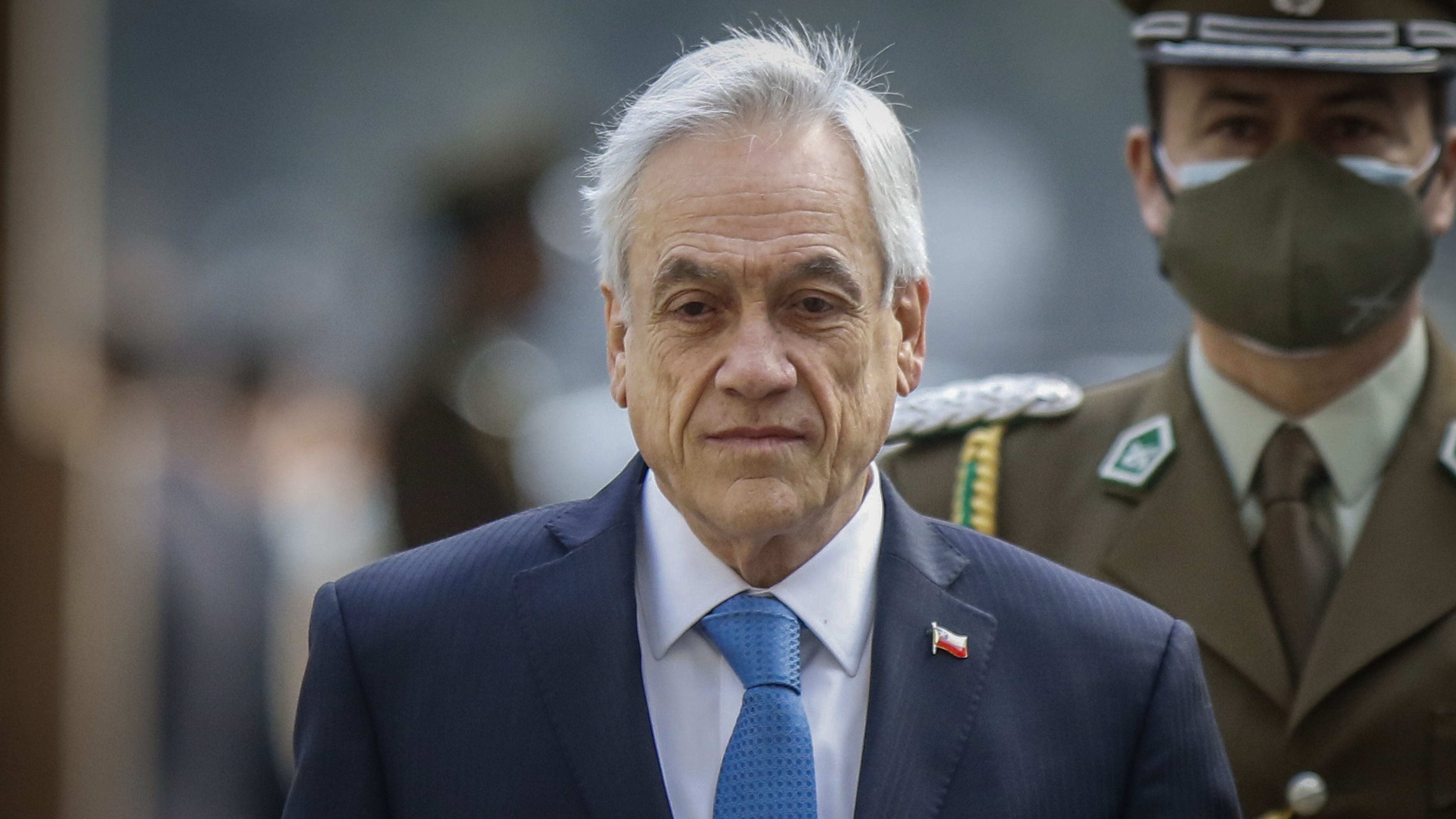 20 de julio del 2020/SANTIAGOEl Presidente de la Republica, Sebastián Piñera, llega al Palacio de la Moneda, y camina por el patio de Los Cañones, tras recibir los Honores de la Guardia de Palacio.
FOTO: SEBASTIAN BELTRAN GAETE/AGENCIAUNO