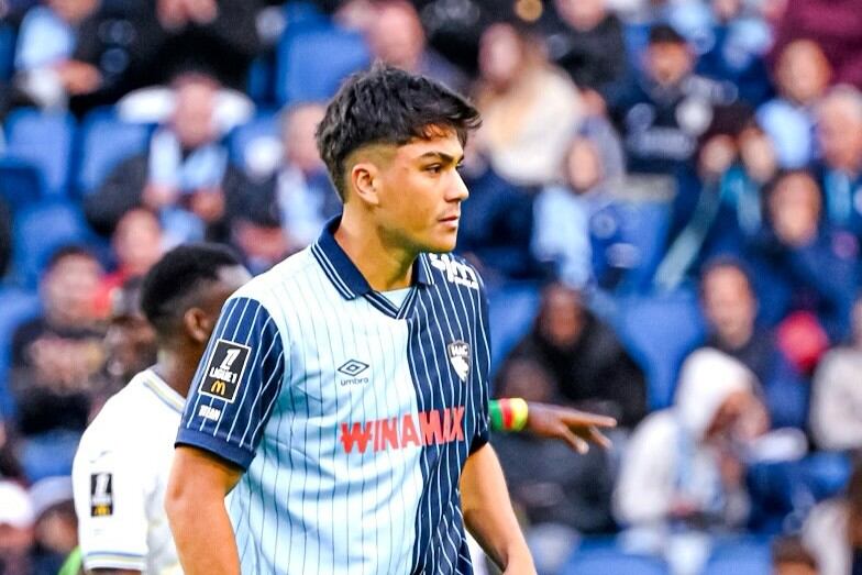 Instagram @hac_foot