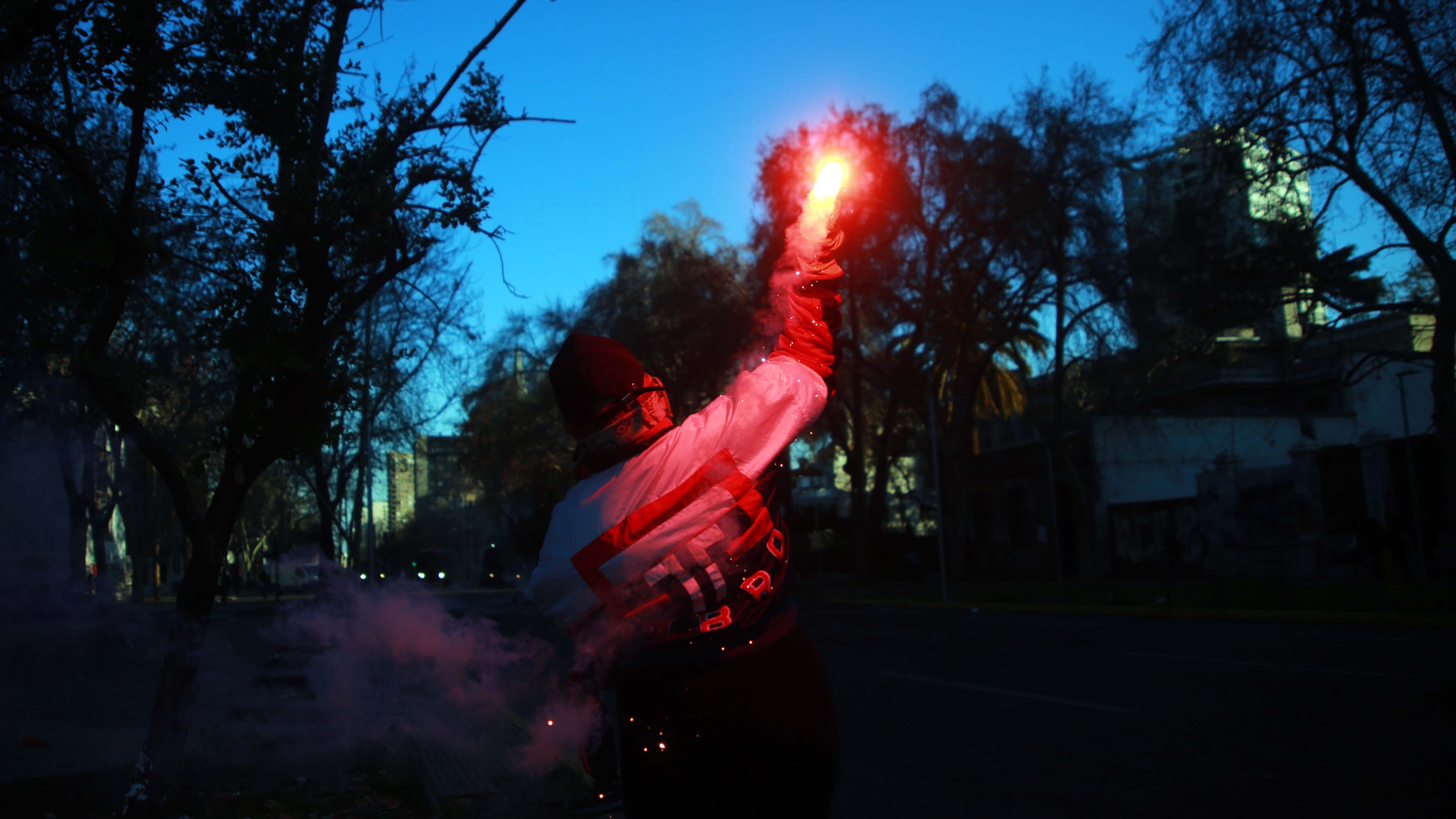 11 de Septiembre del 2020/SANTIAGO
, durante una nueva jornada de conmemoración del 11 de Septiembre por parte de manifestantes en Plaza Baquedano por el golpe militar de 1973, en medio de la pandemia de COVID-19.
FOTO: JOSE FRANCISCO ZUÑIGA/AGENCIAUNO