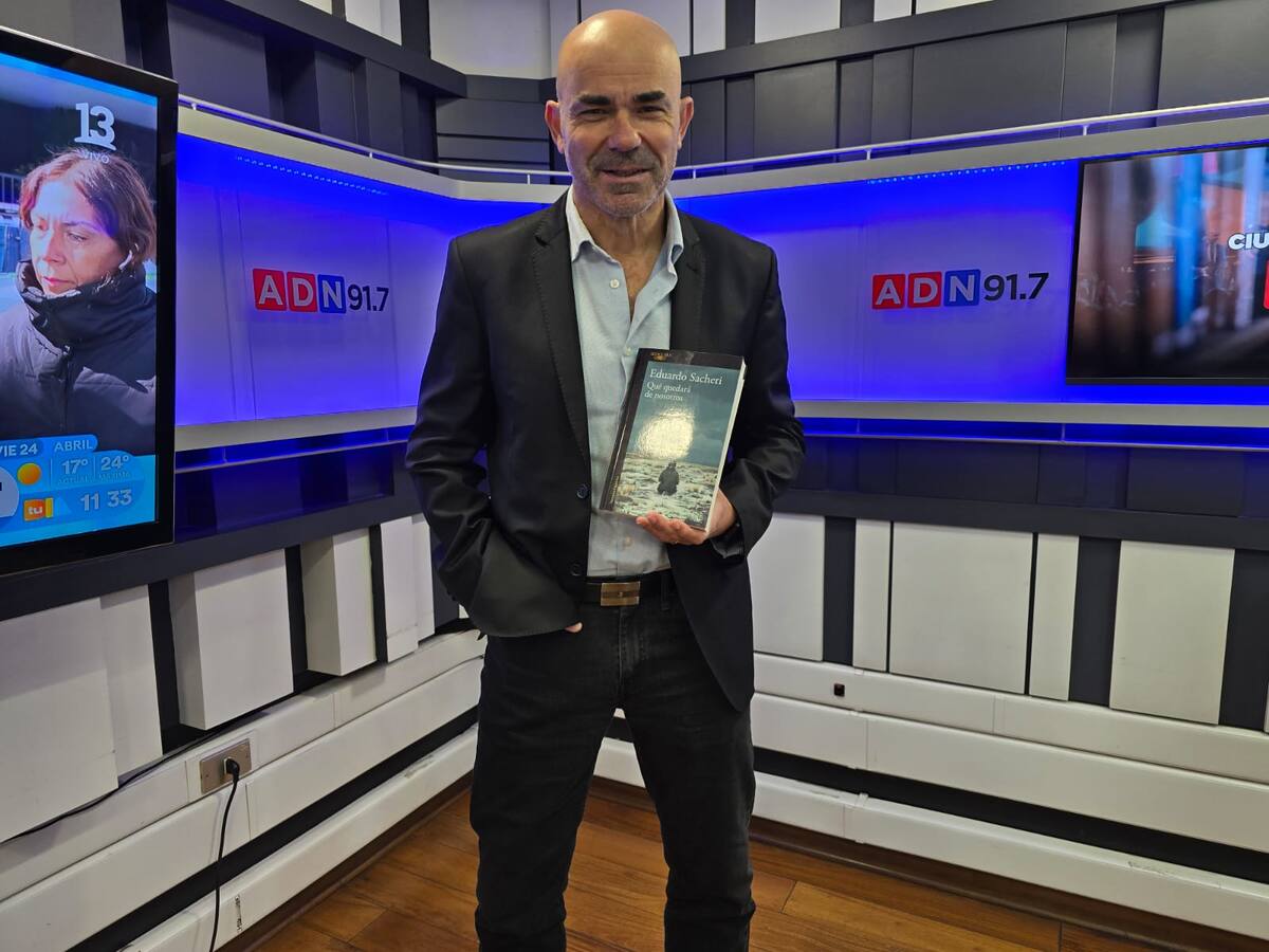 Escritor argentino Eduardo Sacheri revive Malvinas: “La guerra incomoda”