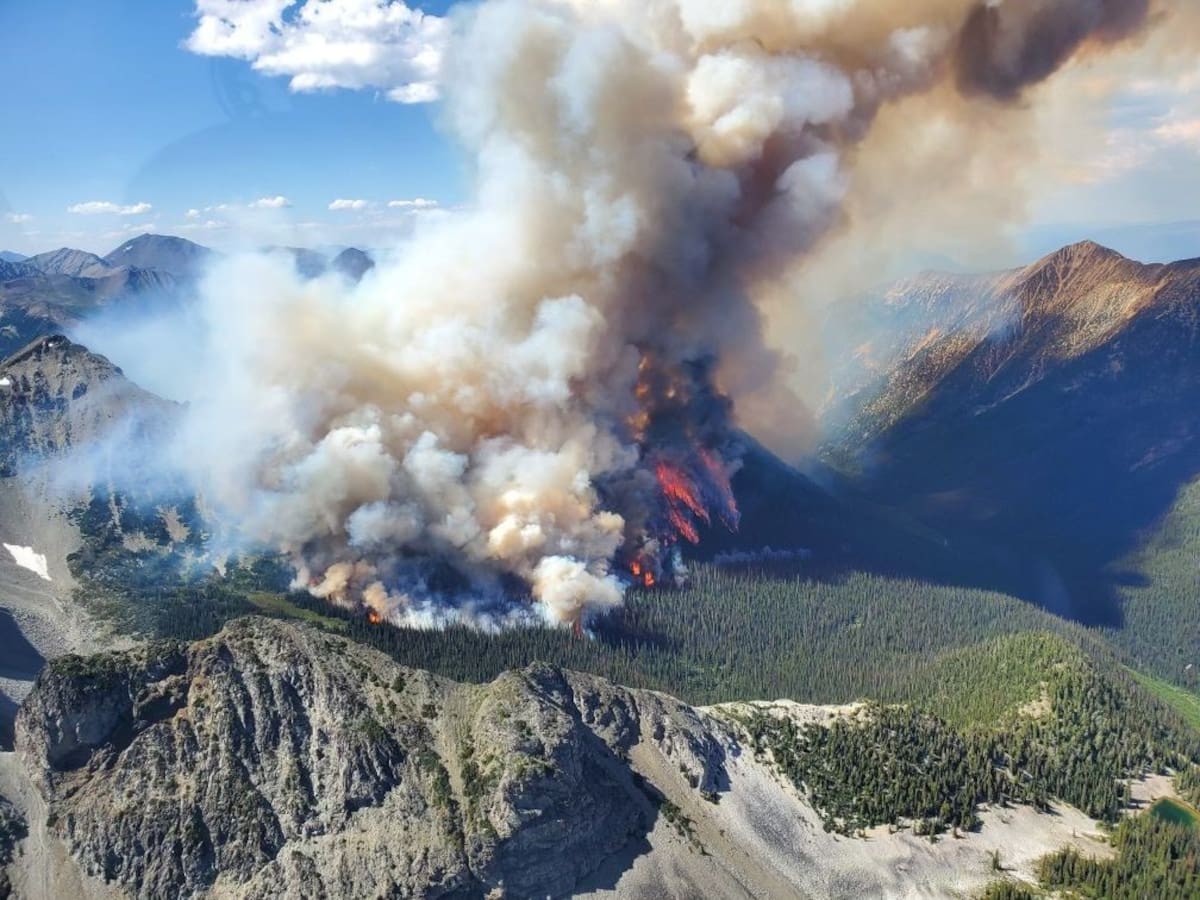 Canadá evacúa toda una ciudad por los incendios forestales