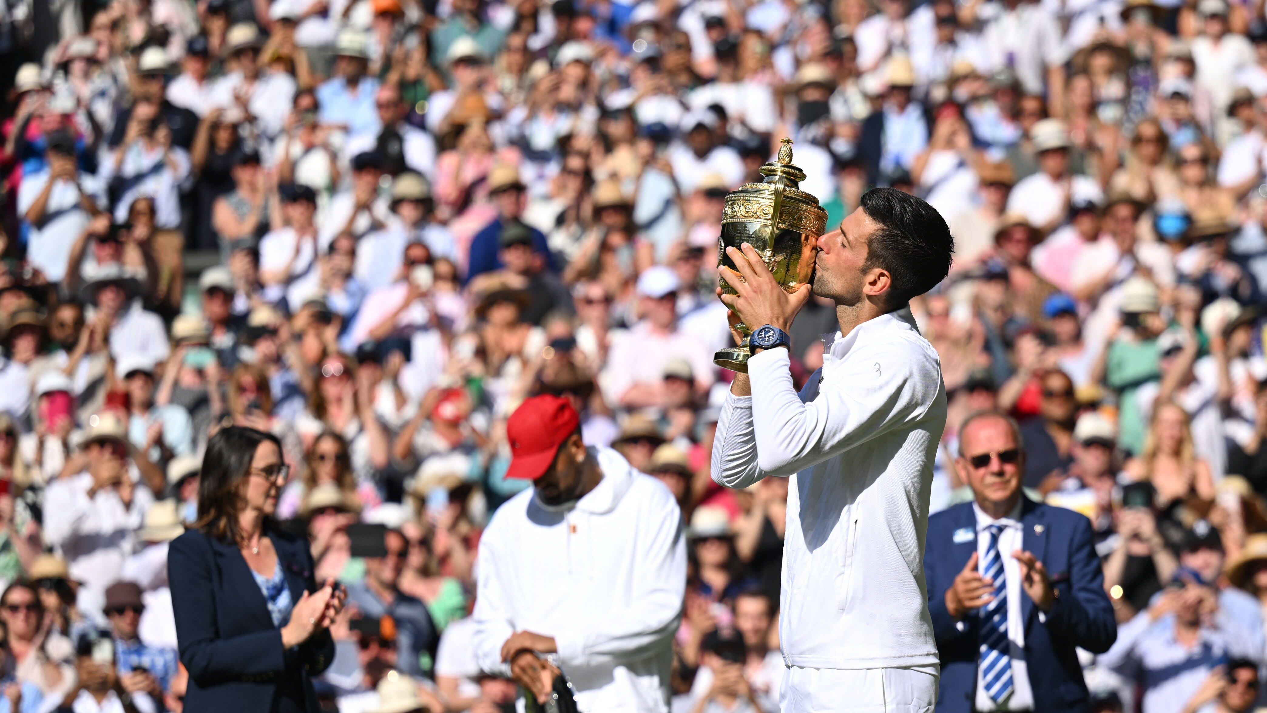 Novak Djokovic derrota a Kyrgios y se queda con el título de Wimbledon