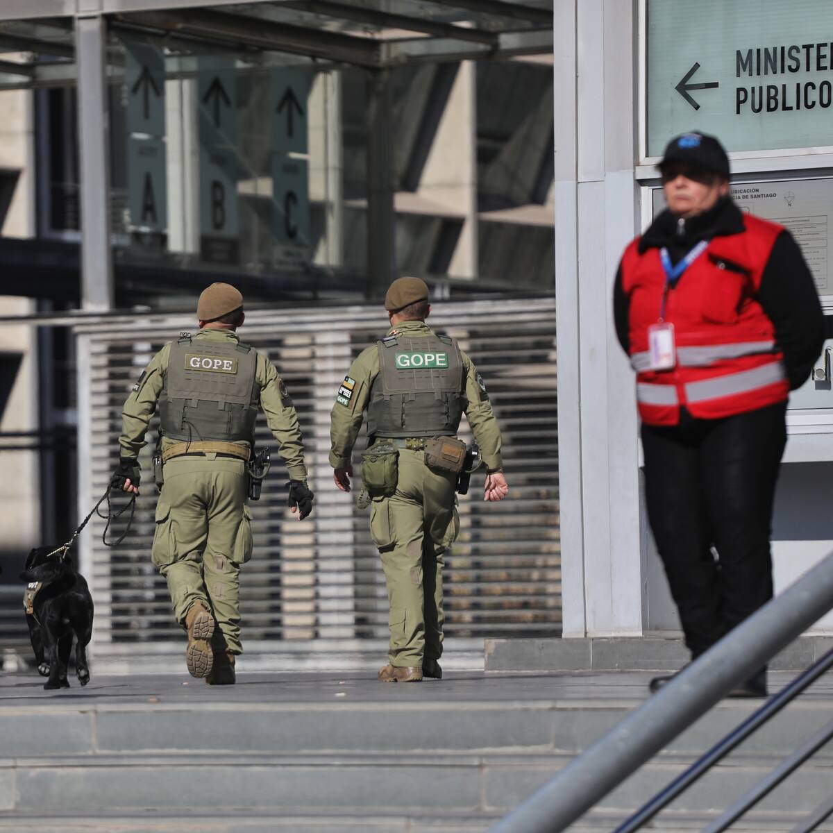Descartan bomba tras evacuación en Centro de Justicia y Juzgados Civiles de Santiago