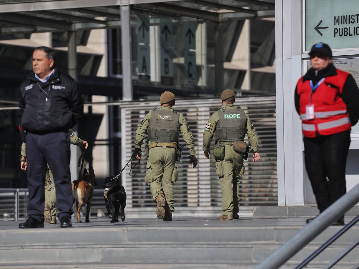 Descartan bomba tras evacuación en Centro de Justicia y Juzgados Civiles de Santiago