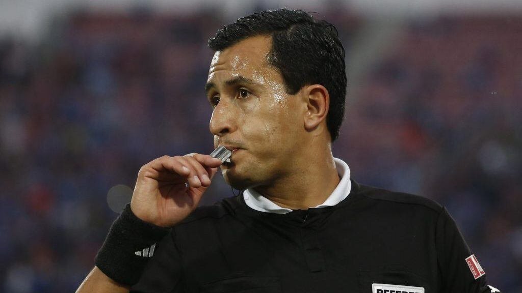 03 de OCTUBRE del 2015/ SANTIAGO Enrique Osses durante el partido valido por la octava fecha del Campeonato Nacional de apertura Scotiabank 2015/2016 de primera A entre Universidad de Chile vs Union Española, jugado en el EstadioNacional  . FOTO:CARLOS QUEZADA/AGENCIAUNO