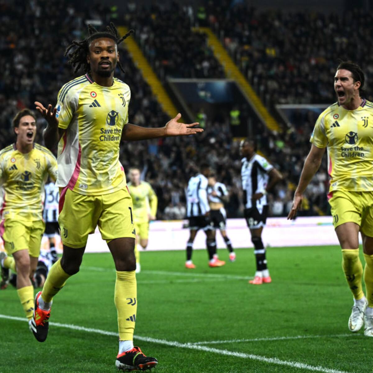 Juventus se mete en la pelea por la Serie A tras sólido triunfo ante el Udinese de Alexis y Pizarro
