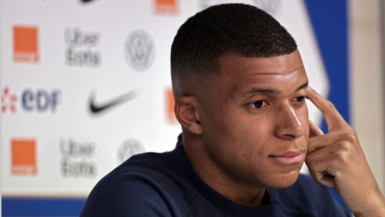 "No tiene ninguna influencia": Mbappé responde al intento de "presión" del presidente de Francia para que siga en PSG