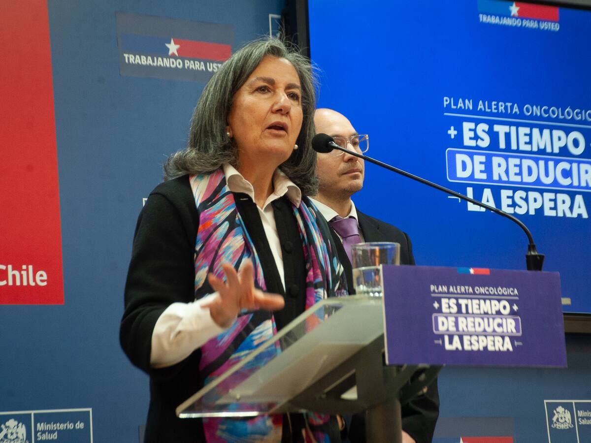 Ministra Chomali descarta recortes en salud y apunta a municipios por uso de recursos: “Los usaron para otras cosas”