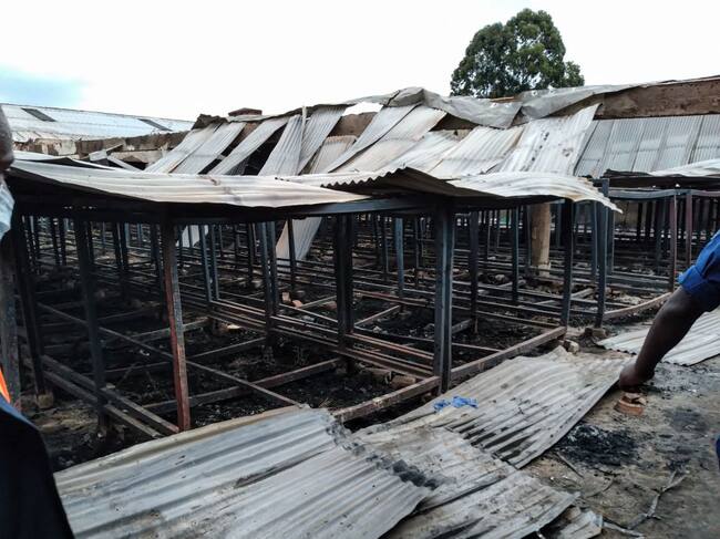 Imagen del interior de la incendiada cárcel de Gitega