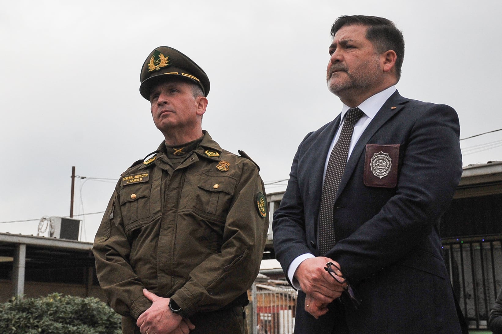 Jefe de Zona Metropolitana de Carabineros, general Jean Camus, y el prefecto inspector de la PDI, Rodrigo Fuentes. 