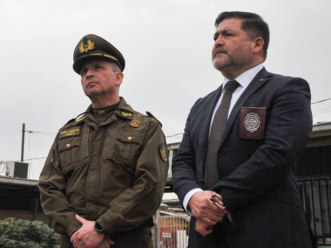Jefe de Zona Metropolitana de Carabineros, general Jean Camus, y el prefecto inspector de la PDI, Rodrigo Fuentes.
