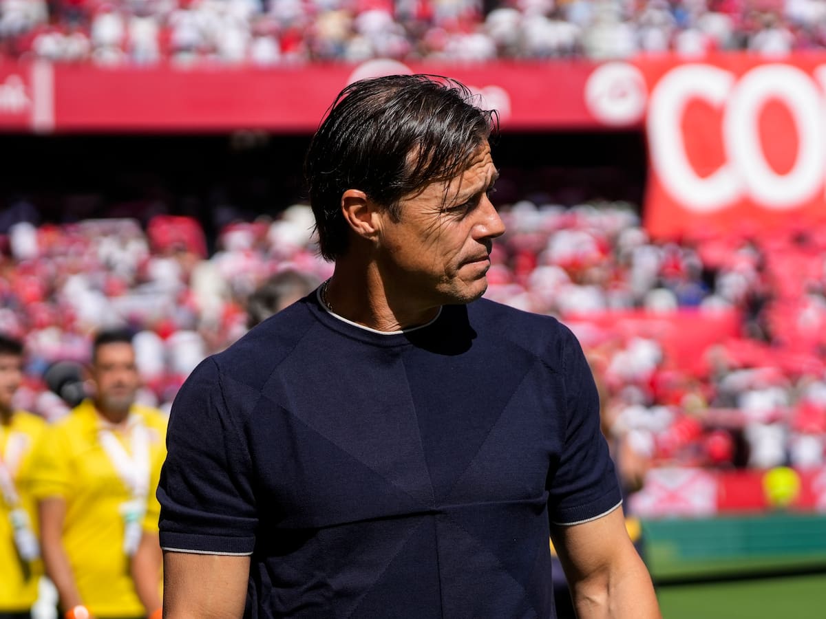 “Para que le llegue a los hermanos chilenos...”: Los tremendos elogios del DT de Sevilla a Alexis y Pellegrini
