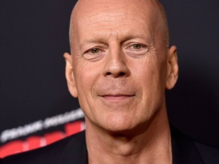 Bruce Willis protagonizará película como entrenador de Mike Tyson