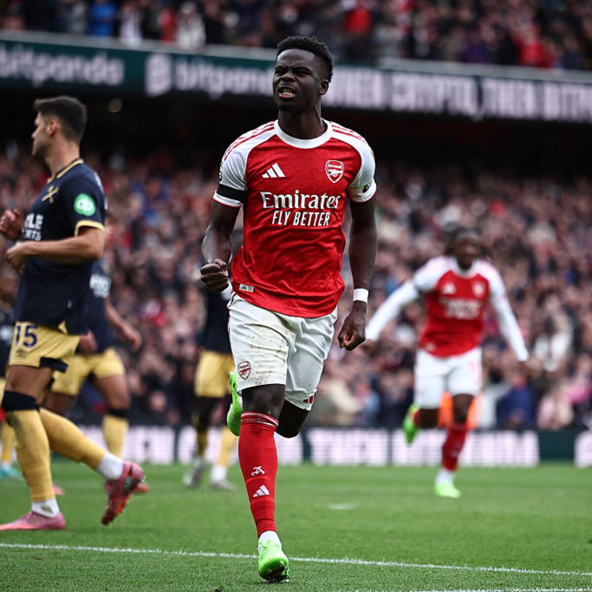 Arsenal vence al West Ham y es el líder momentáneo de la Premier League