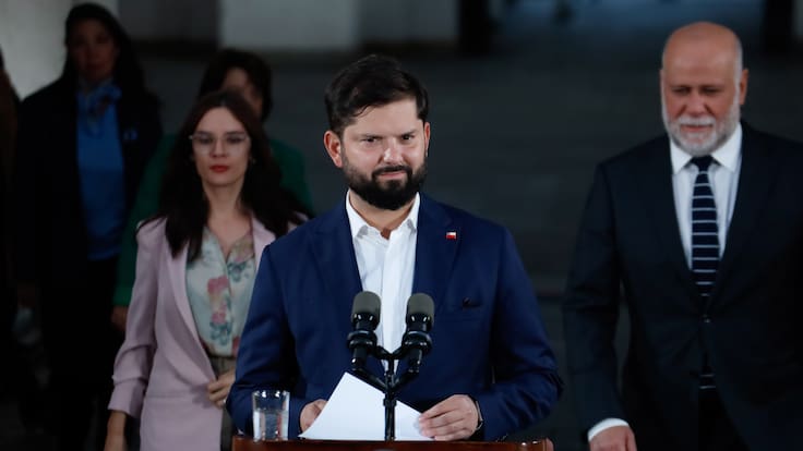 Presidente Boric tras triunfo de Kast en elección presidencial: “La bandera chilena nos arropa a todos”