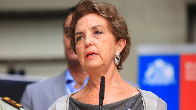 27 de Febrero 2020/ SANTIAGO
La Ministra de Transportes y Telecomunicaciones, Gloria Hutt realizo conferencia de prensa, tras reunión con representantes de Metro, EFE, Transantiago, Conaset, carabineros y personal de UOCT, realizaron una coordinación para la aplicación de medidas de contingencia en el marco del próximo lunes 2 de marzo.
FOTO: Jose Francisco Zuñiga /AGENCIAUNO