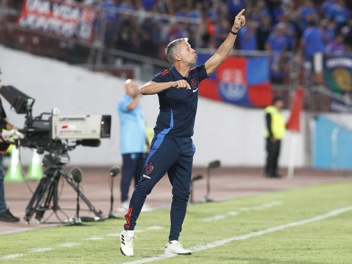 Gustavo Álvarez piensa en Santiago Morning sin los seleccionados: “Yo preparo un equipo ante la eventual ausencia de todos ellos”
