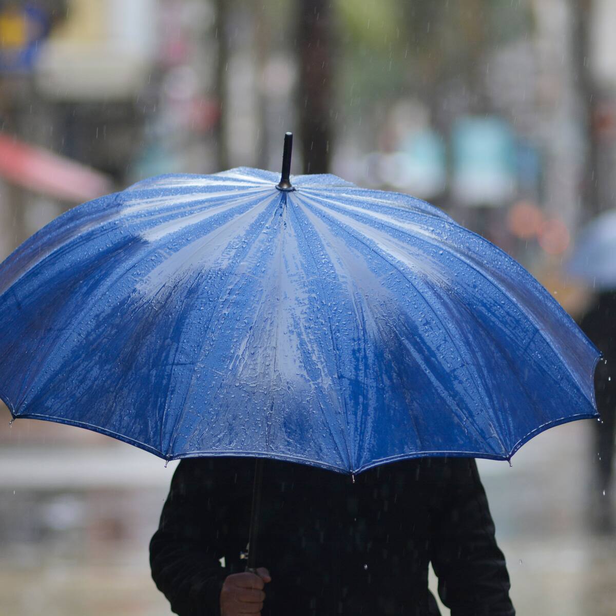 Elecciones Presidenciales bajo la lluvia: a esta hora comienzan las precipitaciones en Santiago hoy domingo
