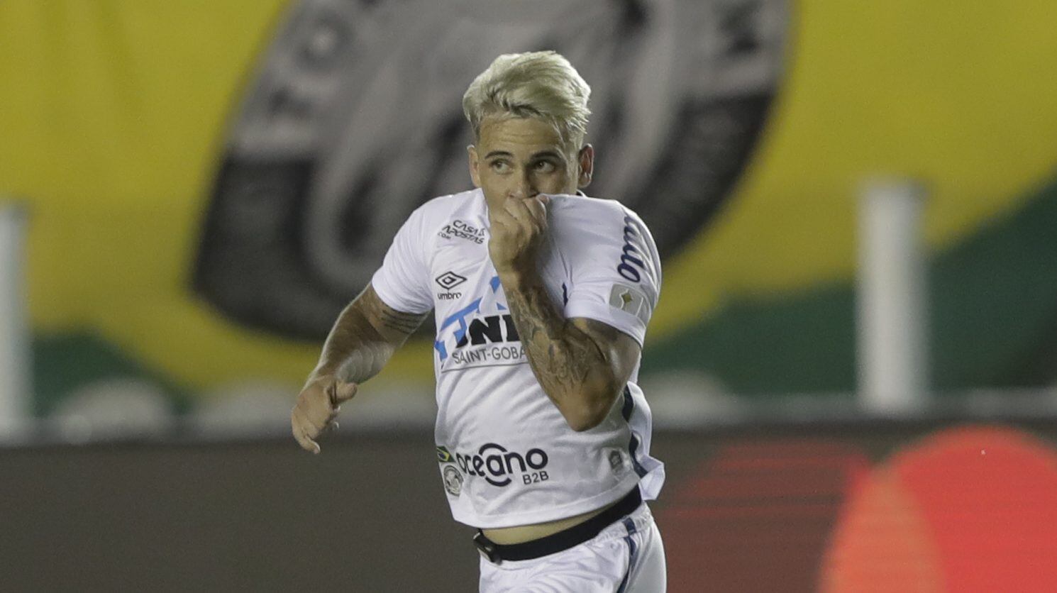 Brazil's Santos Venezuelan Yeferson Soteldo celebrates after scoring against Argentina's Boca Juniors during their Copa Libertadores semifinal football match at the Vila Belmiro stadium in Santos, Brazil, on January 13, 2021. (Photo by Andre Penner / POOL / AFP) (Photo by ANDRE PENNER/POOL/AFP via Getty Images)