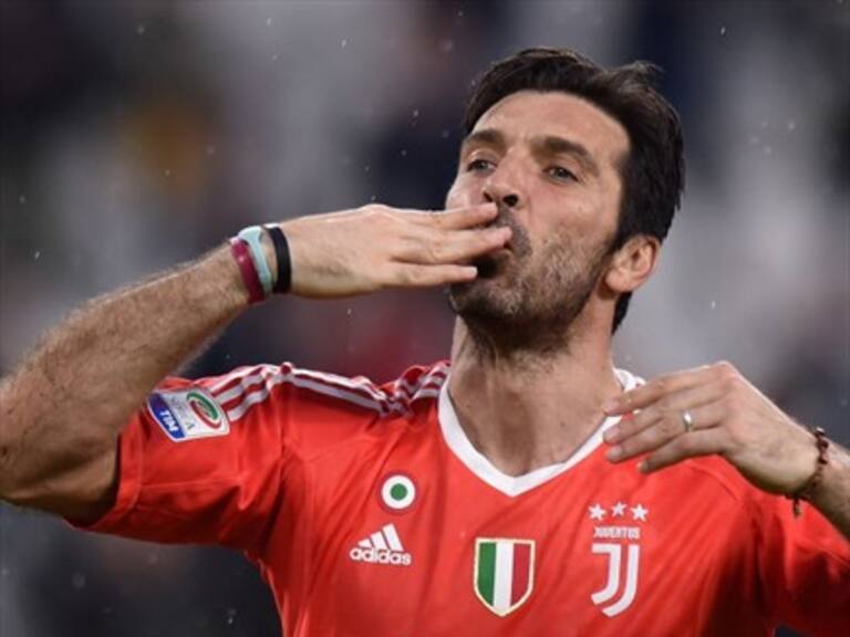 Buffon deja la Juventus y estudia ofertas de clubes importantes para seguir su carrera