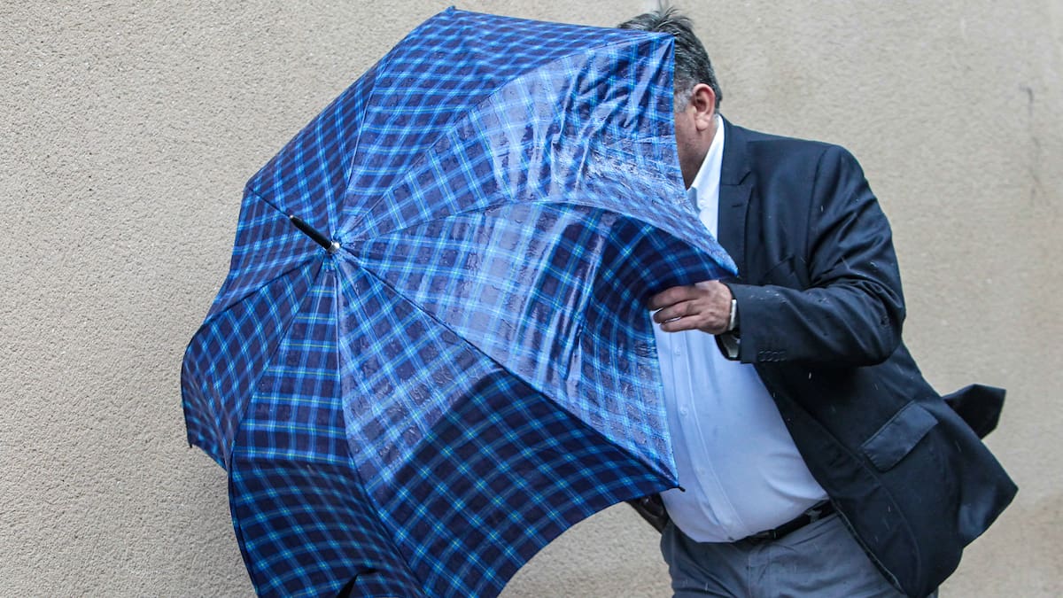 Rachas de hasta 70 km/h: Meteorología emite aviso por fuertes vientos en 7 regiones de Chile