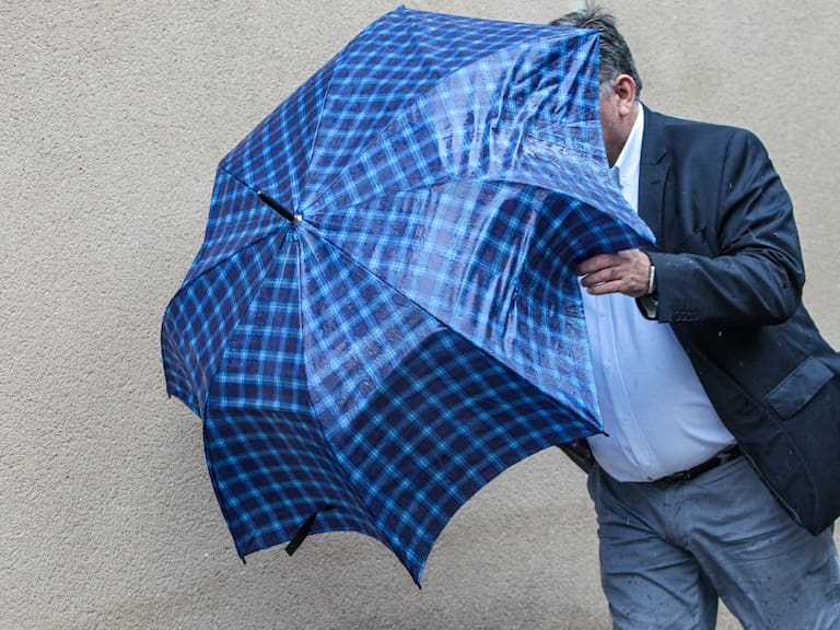 Iván Torres revela qué pasará con la lluvia pronosticada para esta semana en Santiago: “Hay que salir con...”