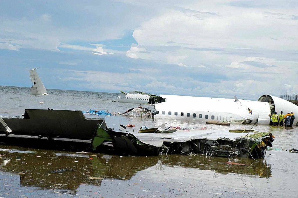 Los restos del Ethiopian Airlines en la ribera de un lago de Etiopía