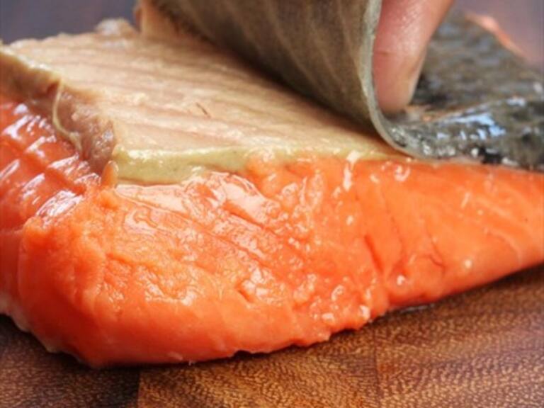 Autoridades uruguayas detectan bacteria en salmones congelados provenientes de Chile