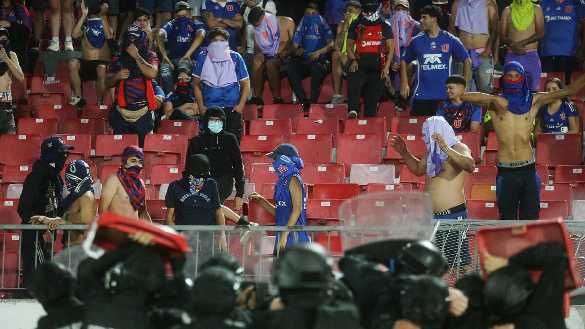 “En el fútbol pareciera que la autoridad muestra una debilidad similar a la que ocurre en los centros educacionales”